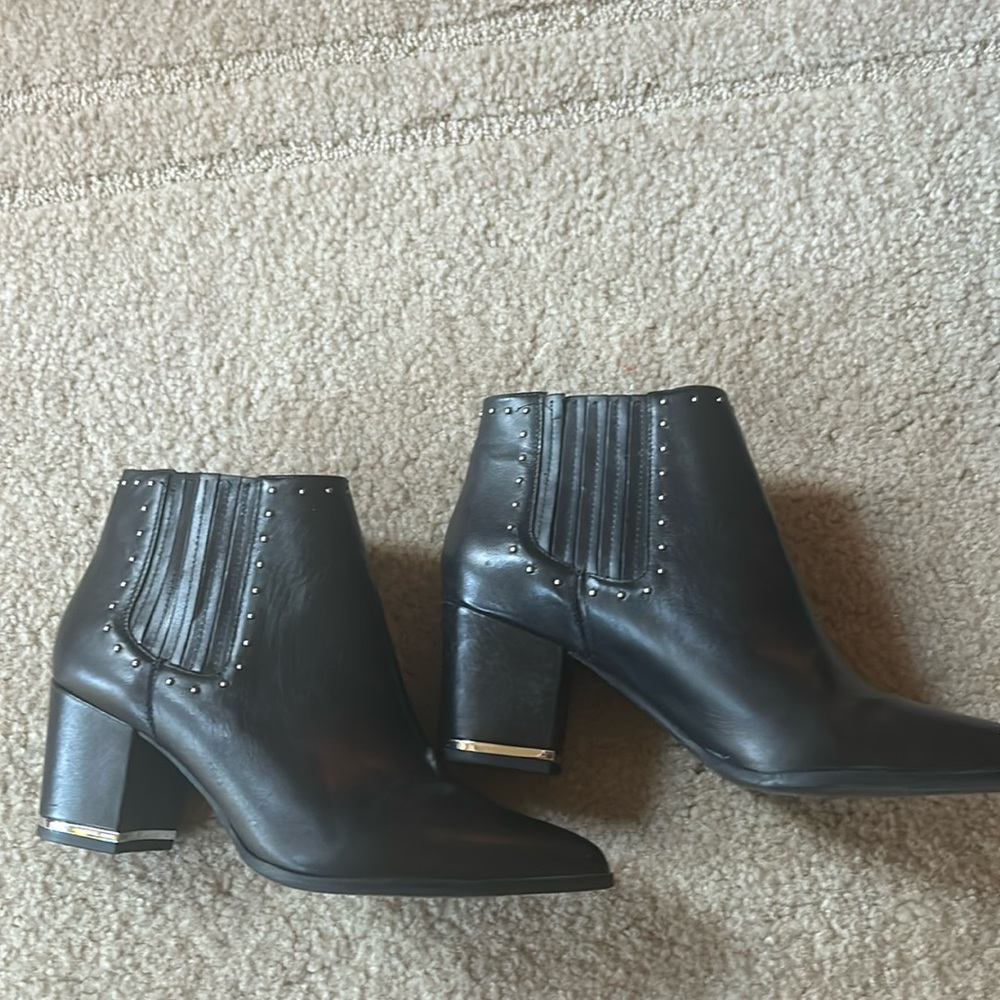 MICHAEL Michael Kors Gemma Mid Booties NWOT